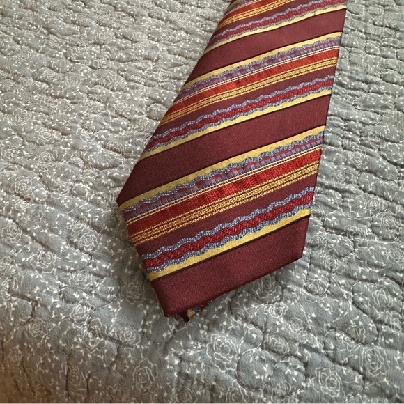 Daniel de Fasson Sevenfold Tie Elegant Striped in Red & Gold Silk Wide 58” x 4” - Picture 5 of 9
